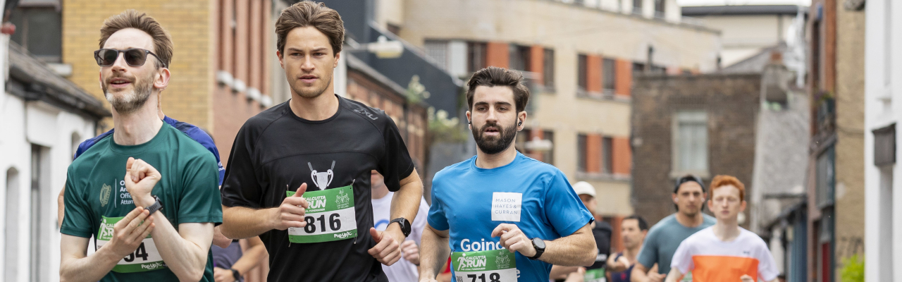 runners on a Dublin street