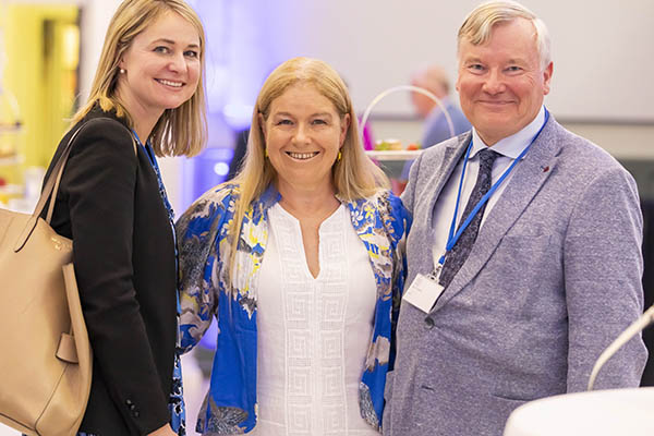 Seona Ní Mhurchú (guest), Jacqueline Maloney (1979), John E. Costello (1977)