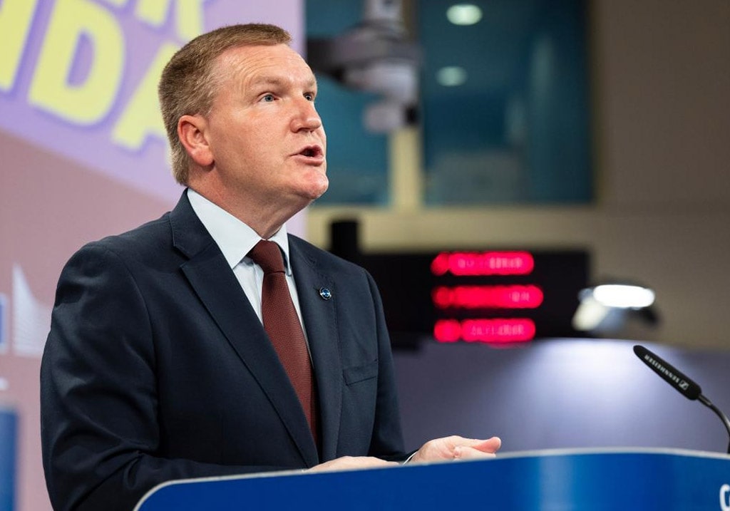 EU renews post-Brexit data decision